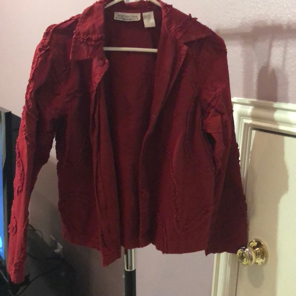 Red Jacket Ruffle-patterned - Picture 3 of 5